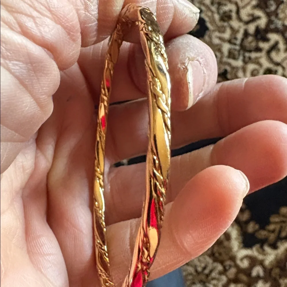 MONET VINTAGE GOLD-TONE BRAIDED TWISTED SIZE 7.5" BANGLE BRACELET - Picture 2 of 9